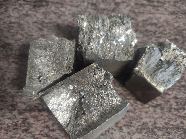1kg Yttrium Metall 99.95%, Metall der seltenen Erden